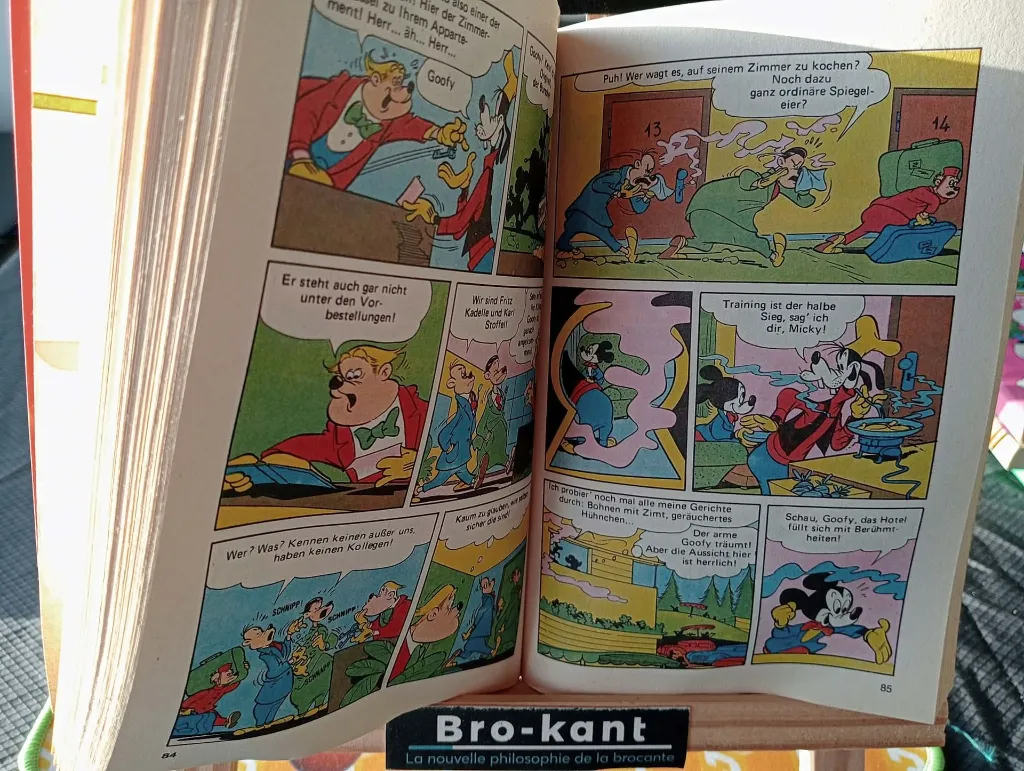 German Walt Disney Lustiges Taschenbuch number 13 Micky in Gefahr with blue cover showing Mickey in red clothing facing a yellow striped tiger