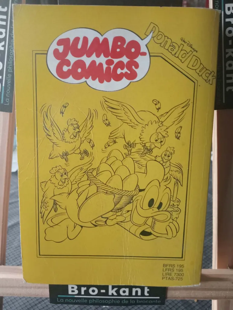 Coletânea alemã Donald Duck Jumbo-Comics Volume 49 publicada pela Ehapa com capa amarela, grande retrato de Donald Duck e indicação Sammelband aus 4 Donald Duck-Ausgaben