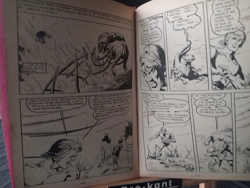 Set aus zwei französischen Étranges-Aventures-Comics Nummer 48 und 49 von Arédit aus dem Jahr 1975 mit Hulk contre l’androïde und Le Crépuscule des surhommes