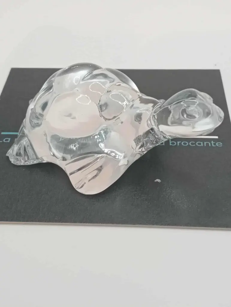 Petite tortue en verre transparent