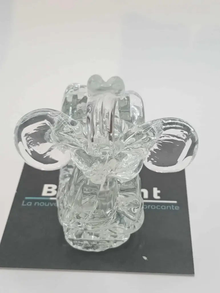 Éléphant en verre