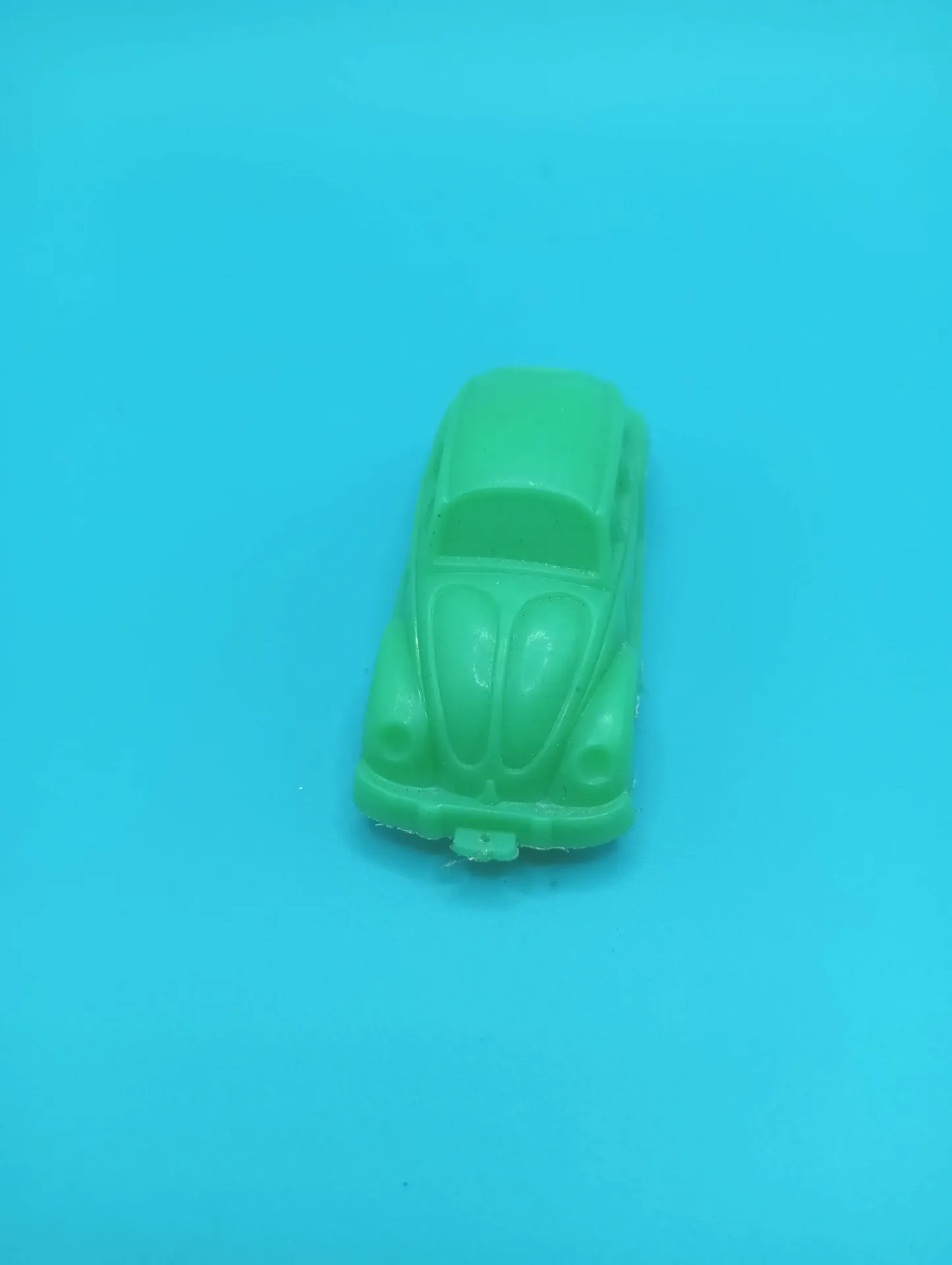 Carocha Volkswagen – Brinquedo plástico verde – Brinde Bonux – Anos 60–80