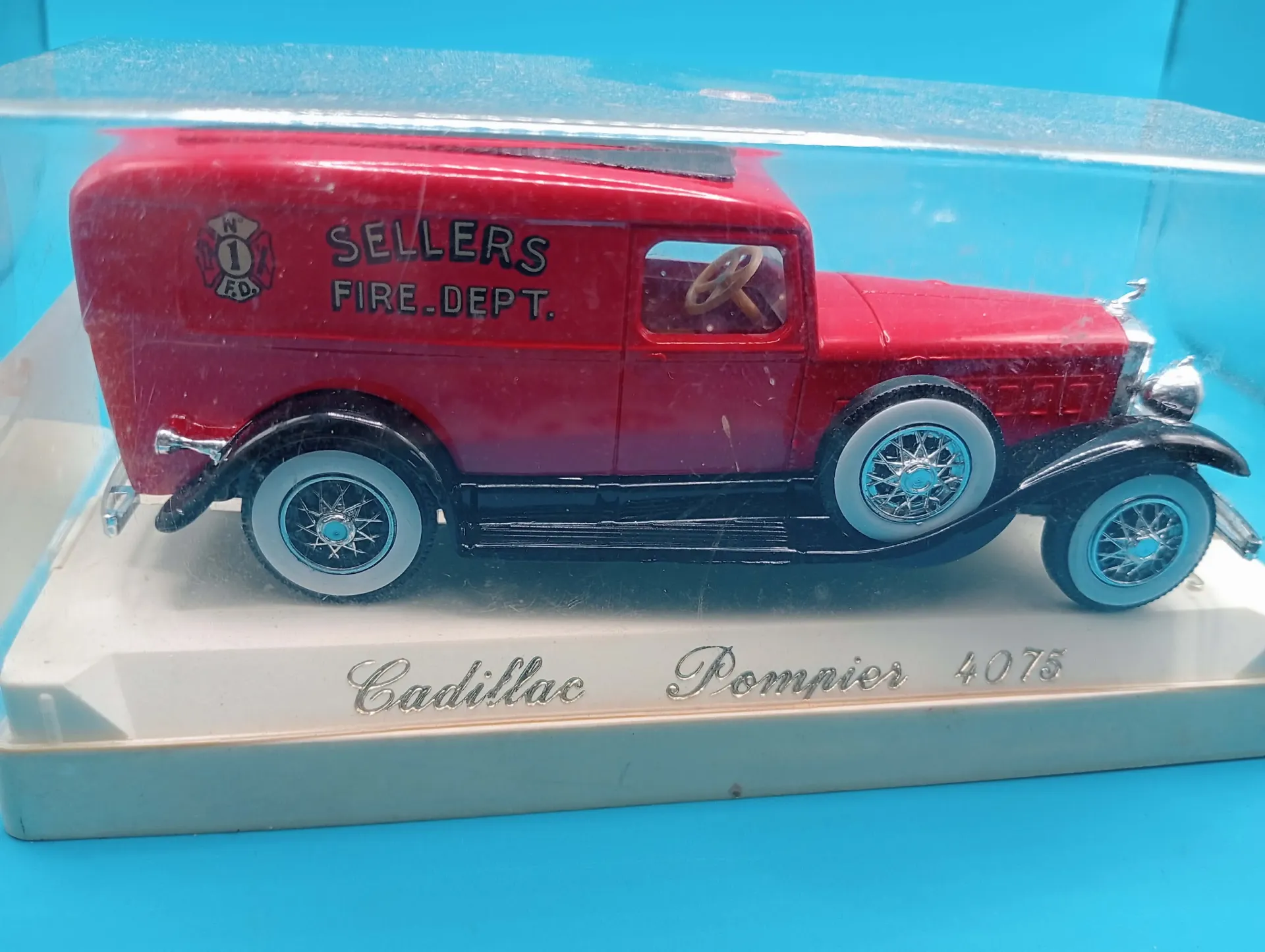 Solido Cadillac Bombeiros 4075 "Sellers Fire Dept" – Miniatura vintage 1:43