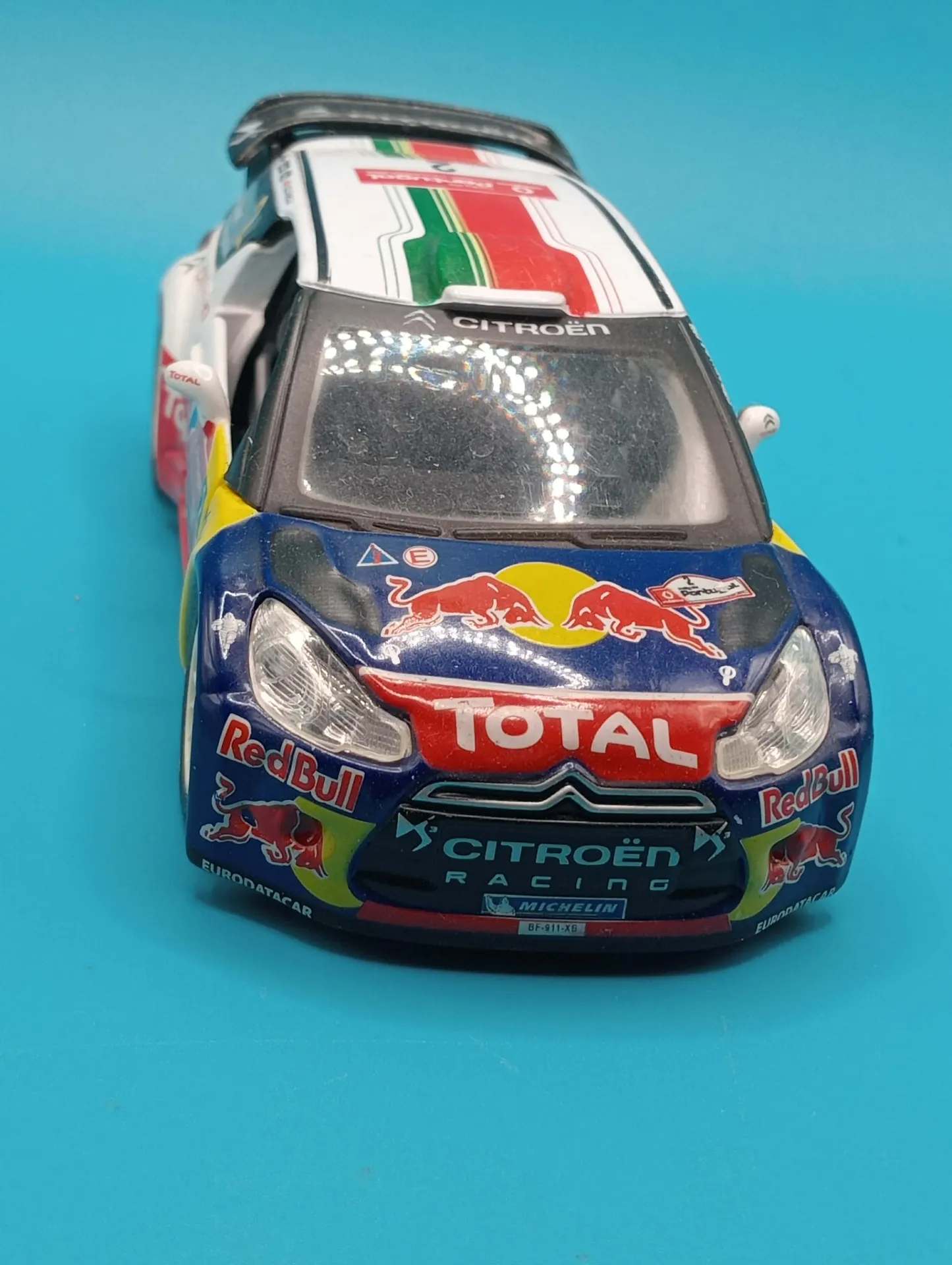 Bburago Citroën DS3 WRC 1/32 – Ogier/Ingrassia Rallye Portugal Modellauto