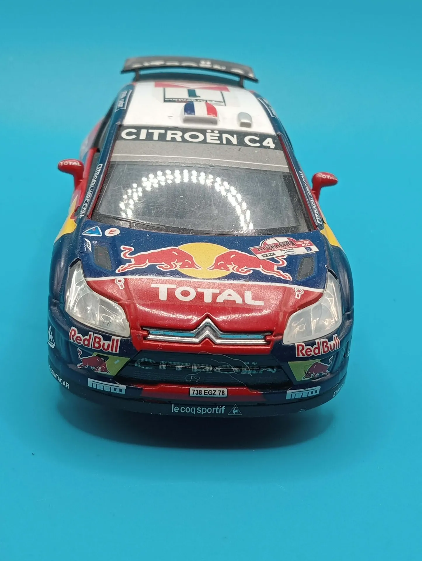 Saico Citroën C4 WRC 1/32 – miniatura de coleção Loeb Rally