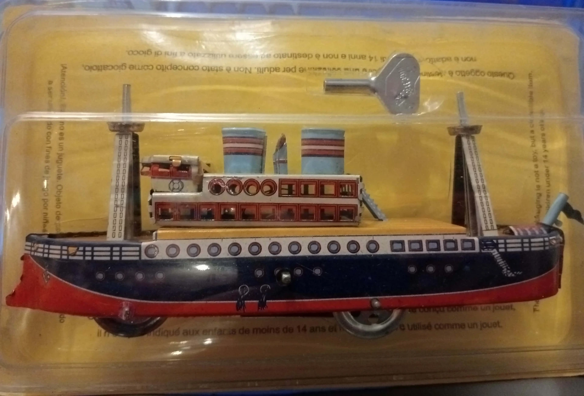 Miniatuur cruiseschip 20 cm – vintage mechanisch reproductiespeelgoed in blister