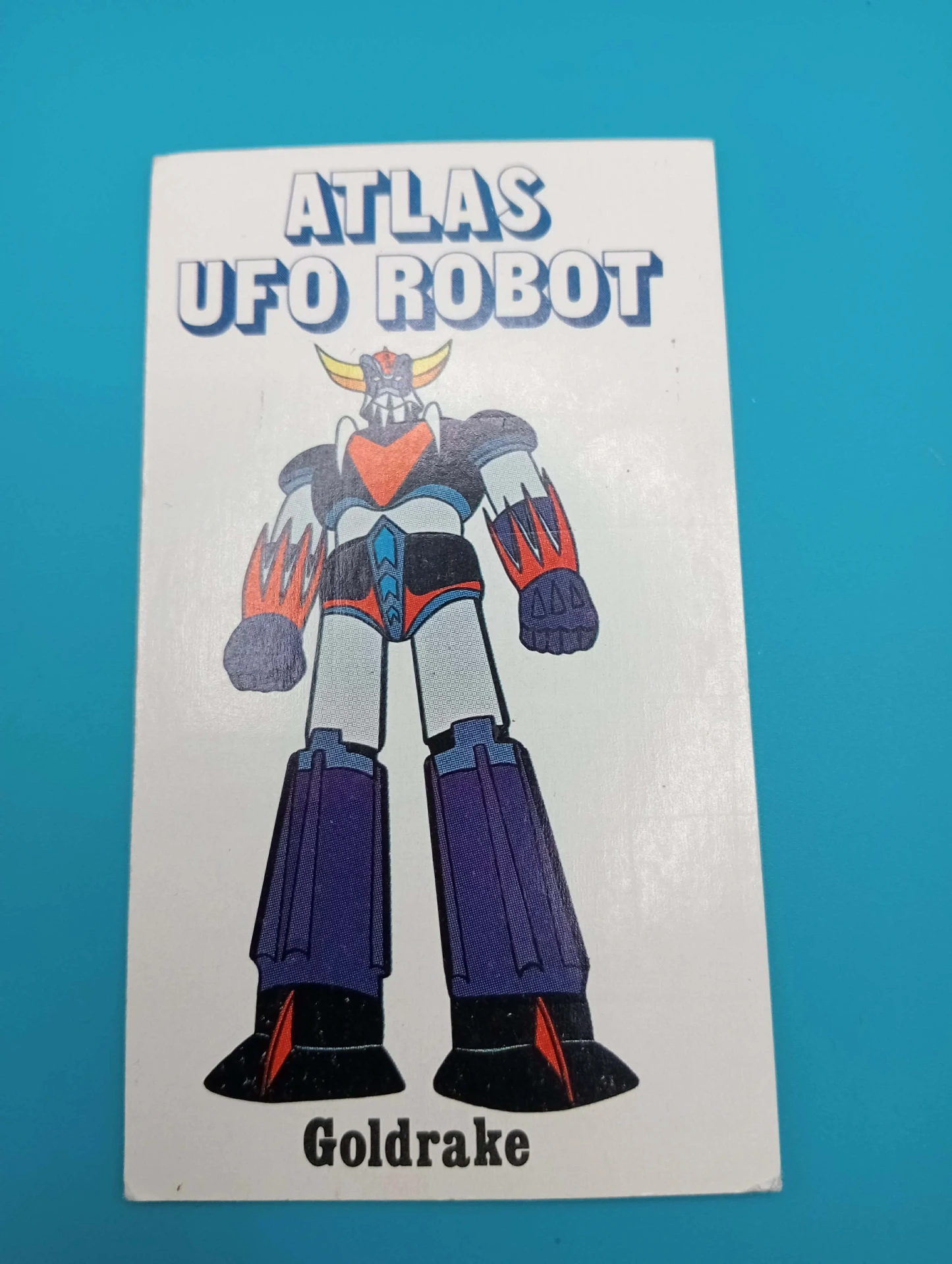 Autocolante vintage Goldrake em pé – Atlas UFO Robot – 10,5×6 cm – anime cult