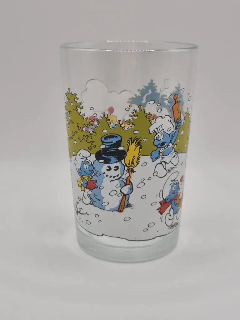 Verre schtroumpfs Bénédictin 1988 - jeux et bêtises dans la neige