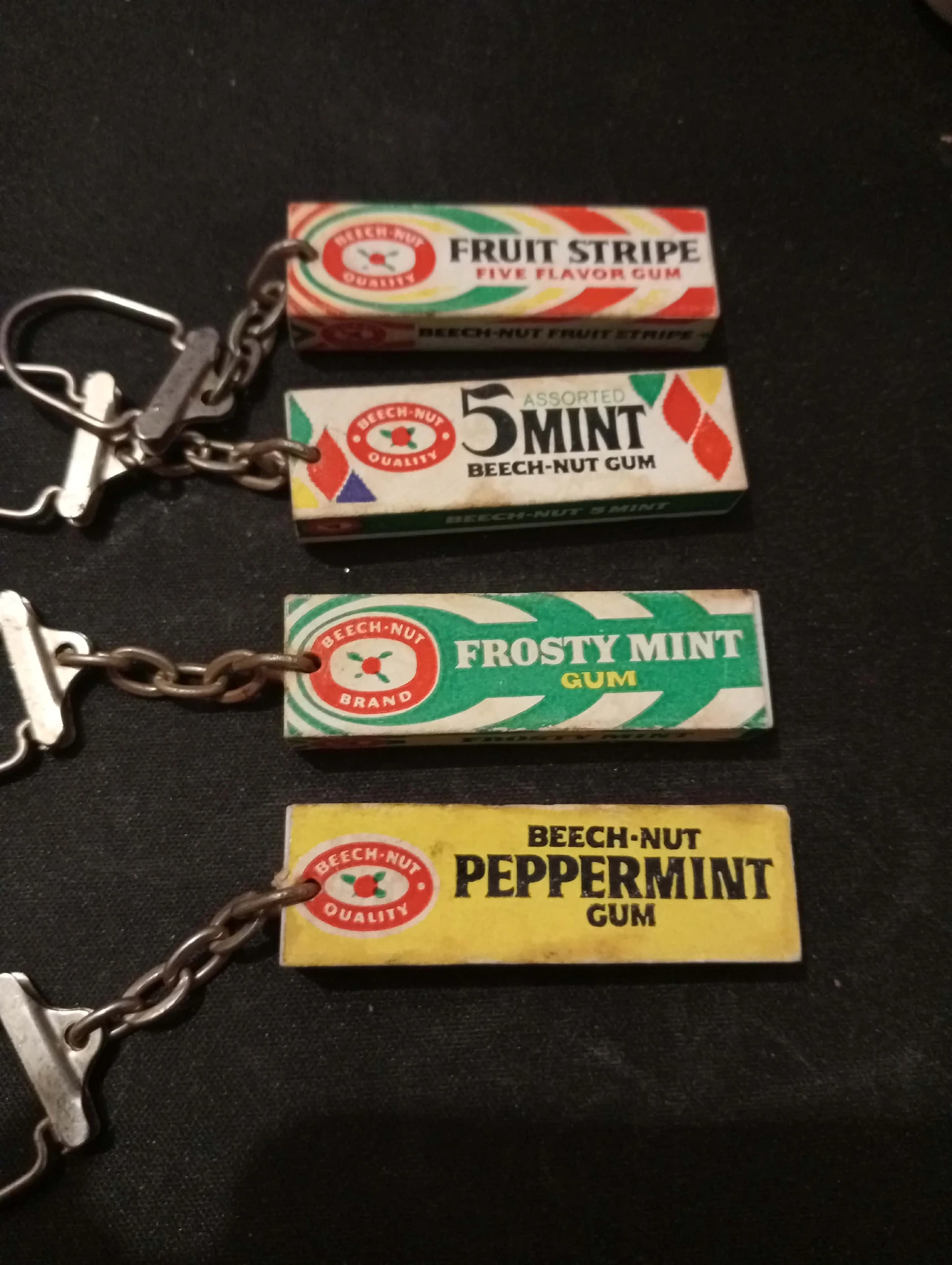 Set di 4 portachiavi Beech-Nut chewing gum – anni ’60/’70 – Buone condizioni