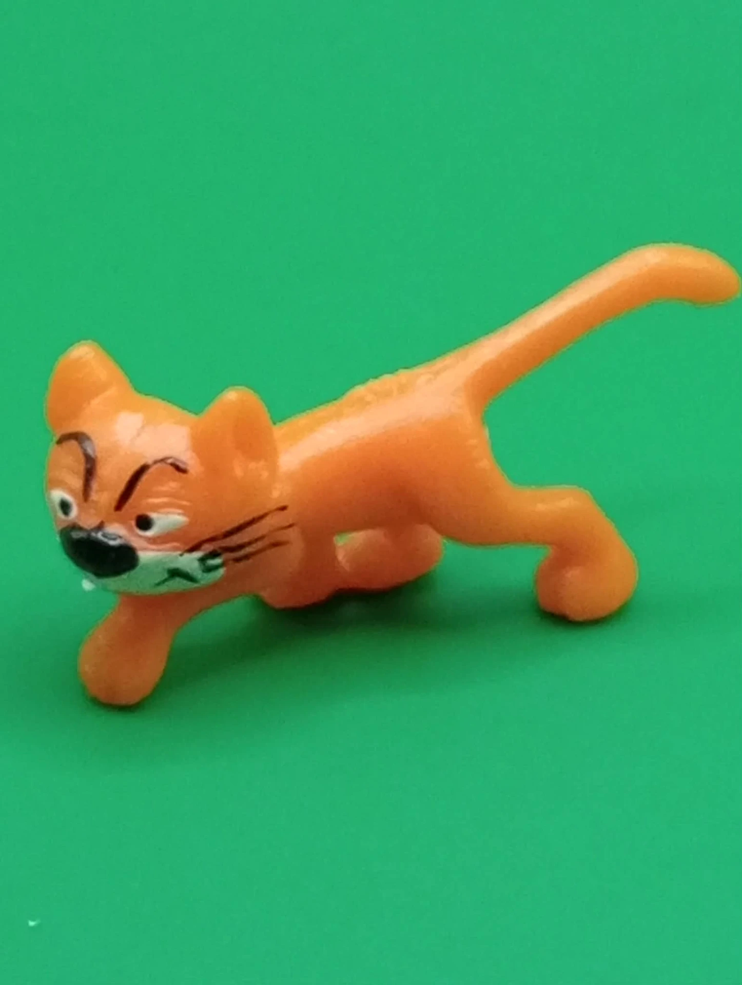Azrael sem marca: O gato que nunca acerta