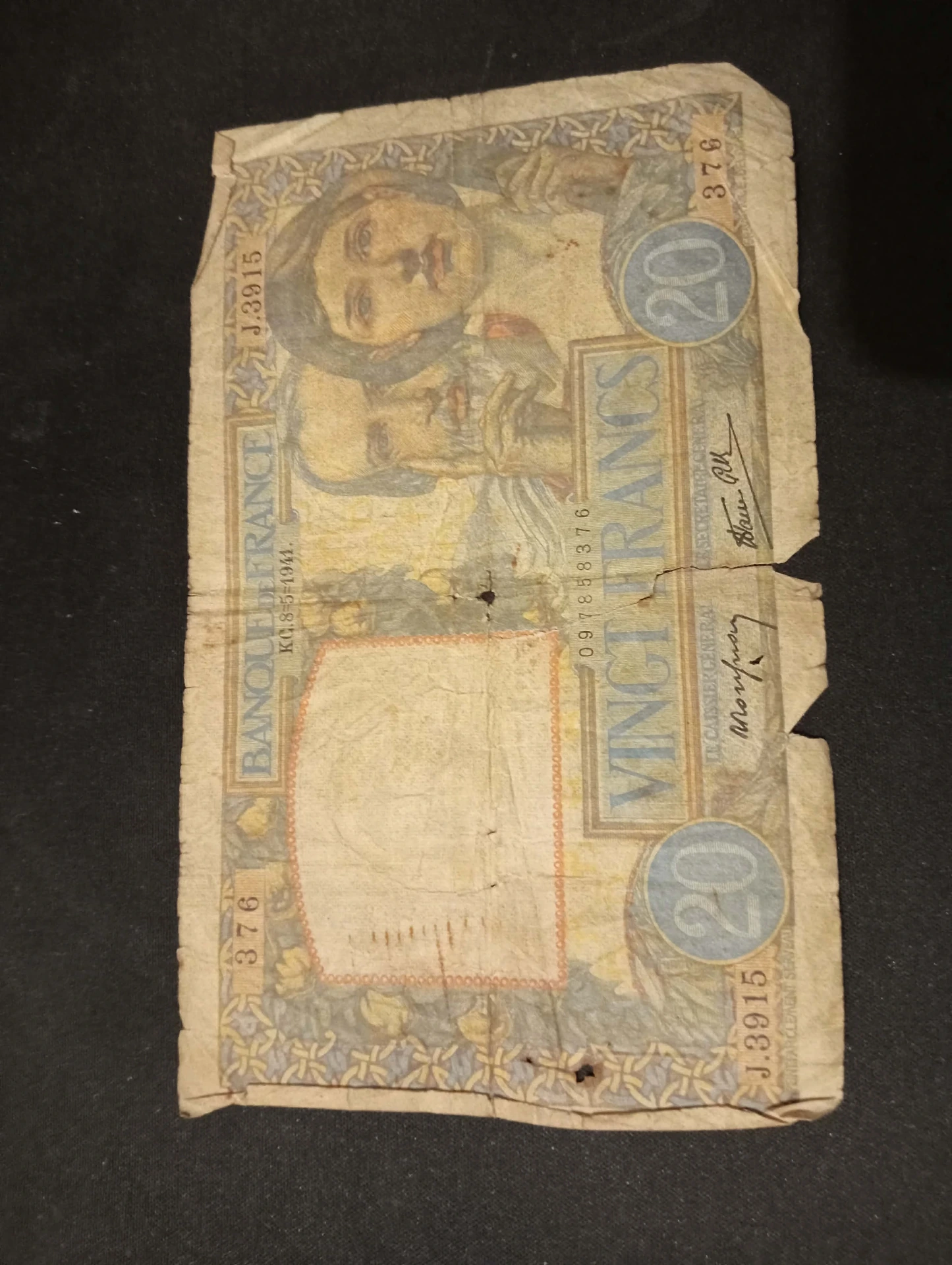 20 Francs French banknote – Vintage worn model