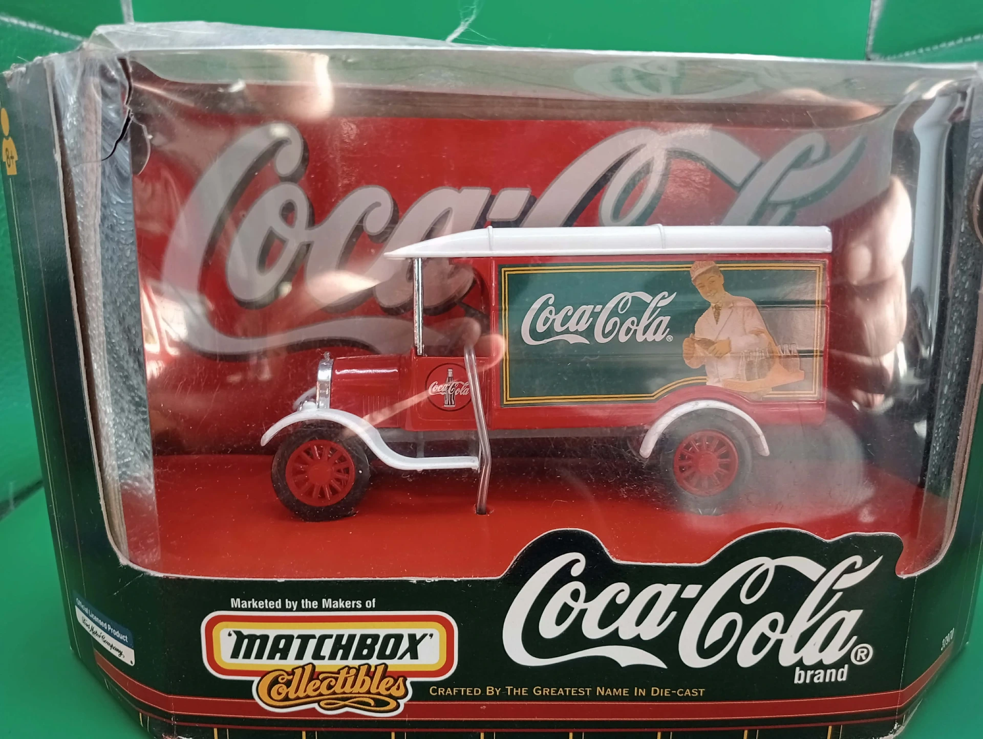Coca-Cola Matchbox truck – Vintage blister met kleine schade