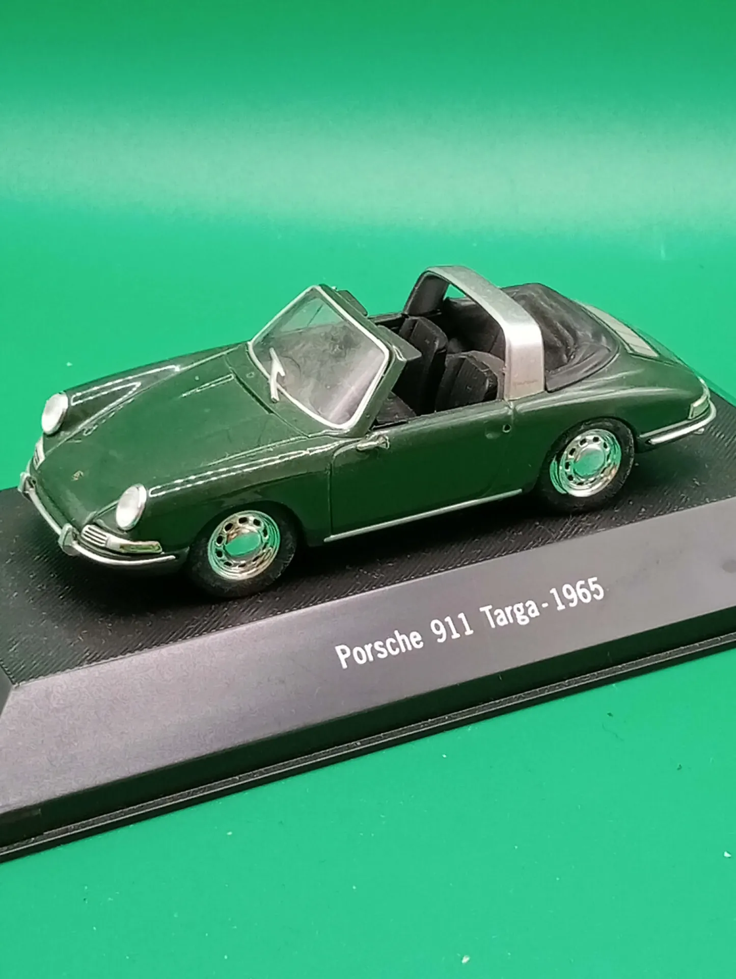 Porsche 911 Targa (1965) — model 1/43 die‑cast