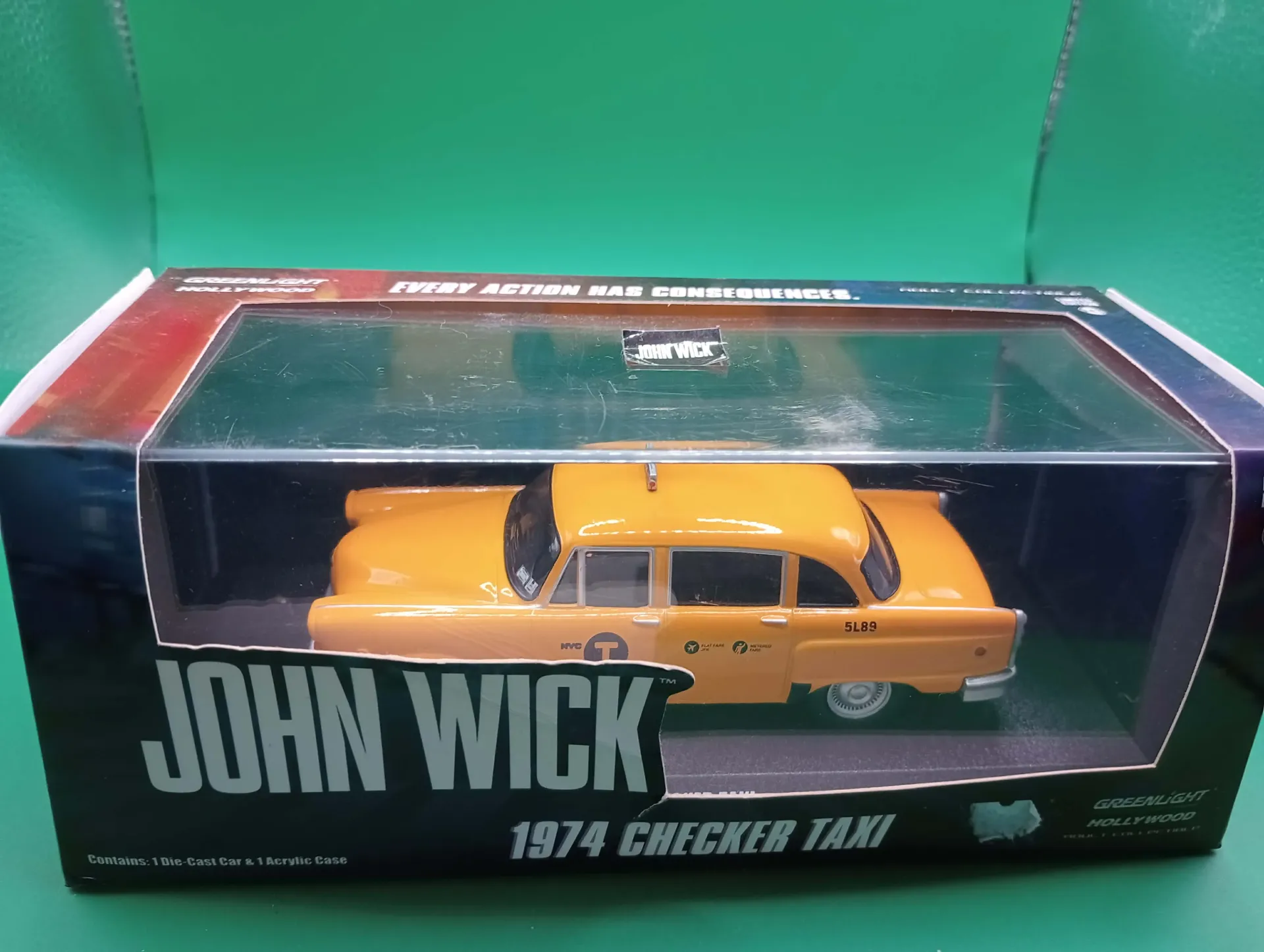 John Wick – 1974 Checker Taxi Greenlight – Flucht im Originalkarton