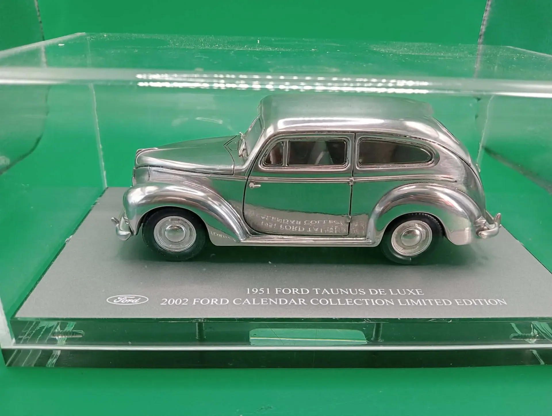 Ford Taunus De Luxe 1951 – Edizione Limitata 1:32 – Il Cromo che Non Arrugginisce Mai