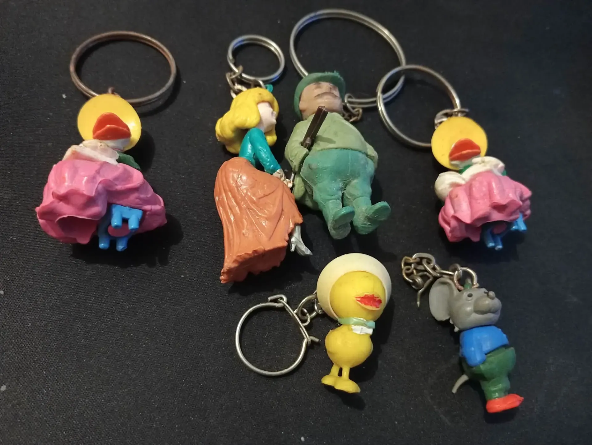 Set aus 6 Vintage‑Schlüsselanhängern – 60er Jahre