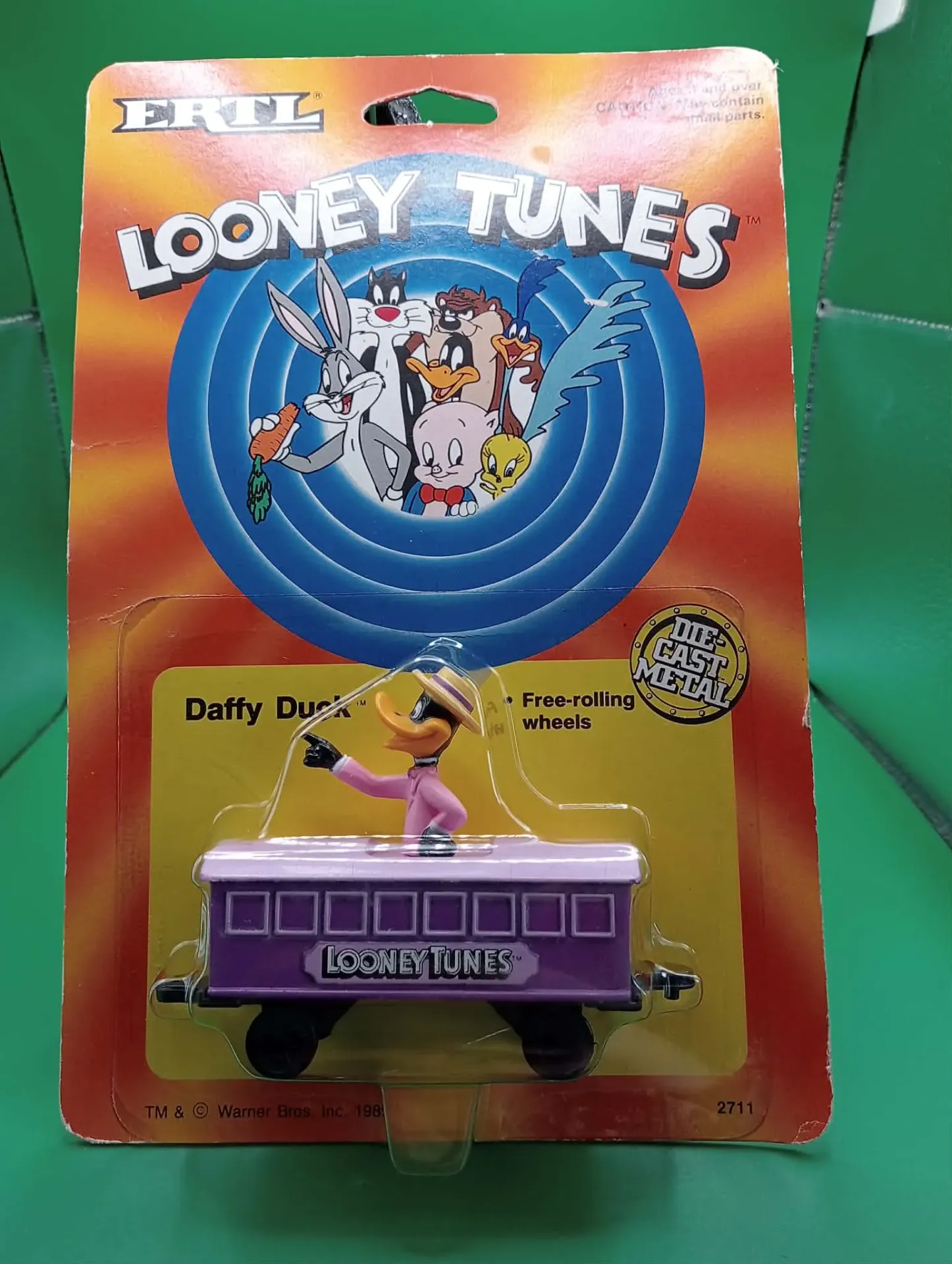 Looney Tunes ERTL – Daffy Duck “Passenger Car” (Die-Cast Metal) – Réf. 2711 – 1989
