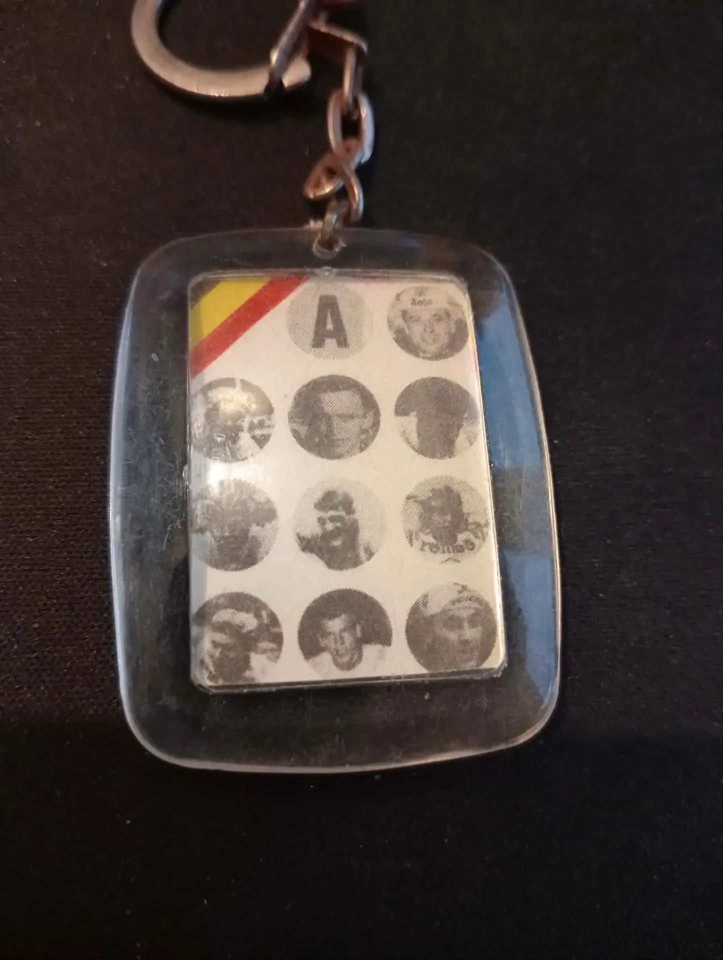 Vintage Belgische wielrennen-sleutelhanger — Rennersportretten (zijde A & B)