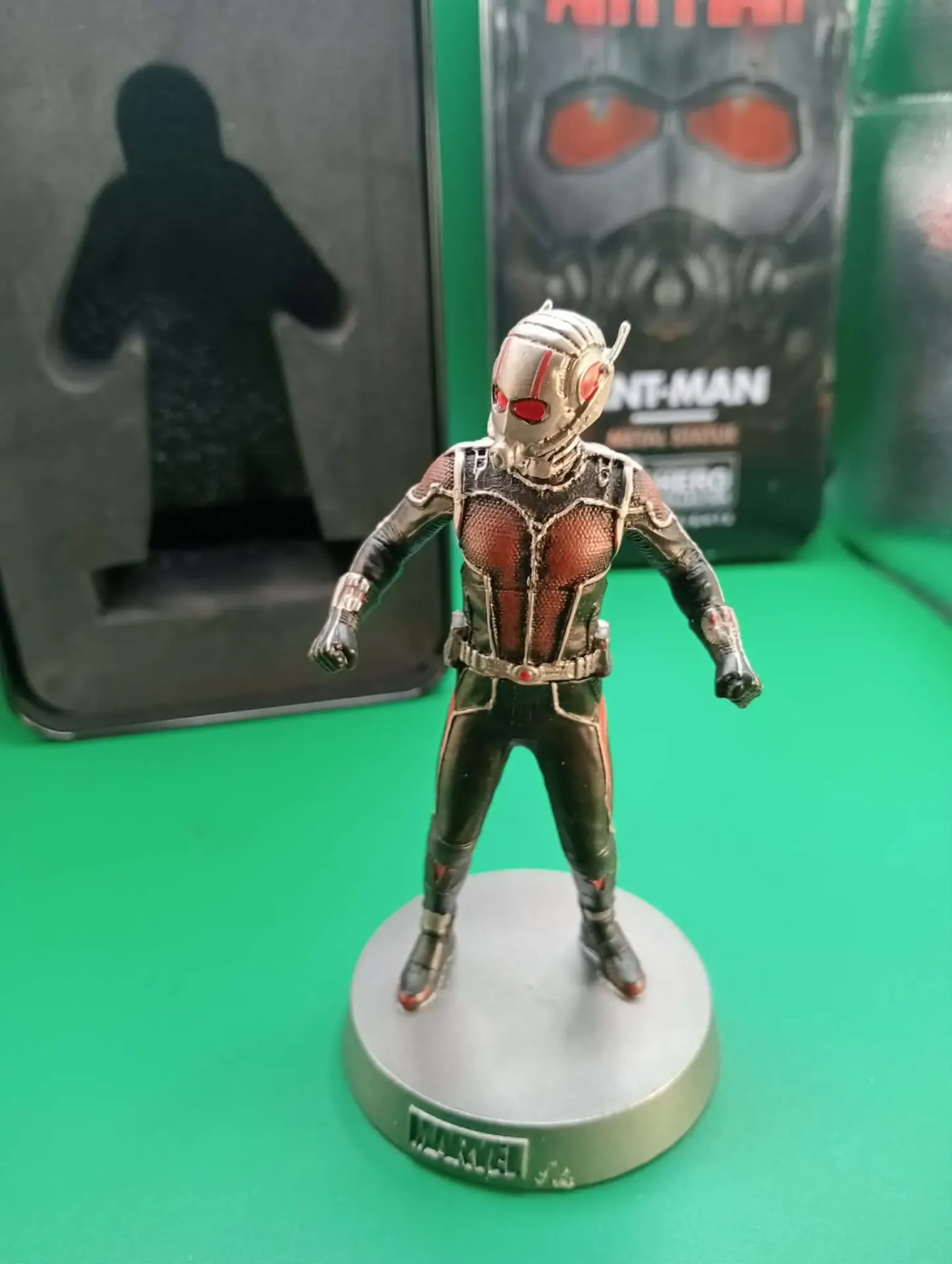 Ant‑Man – Estátua metálica Heavyweights Eaglemoss (2021)