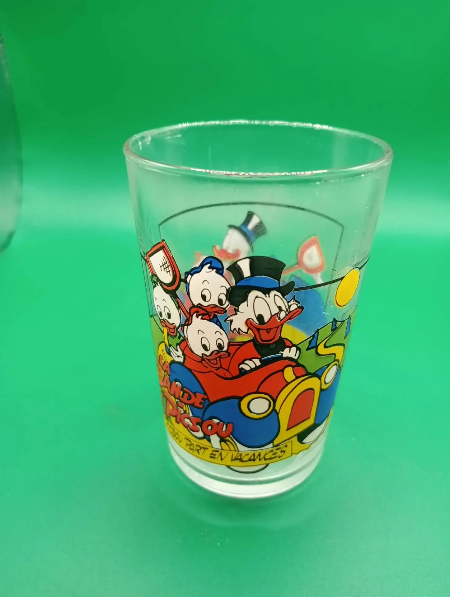 Vaso Disney vintage “Tío Gilito” — Jaimito Jorgito Juanito — « De vacaciones »