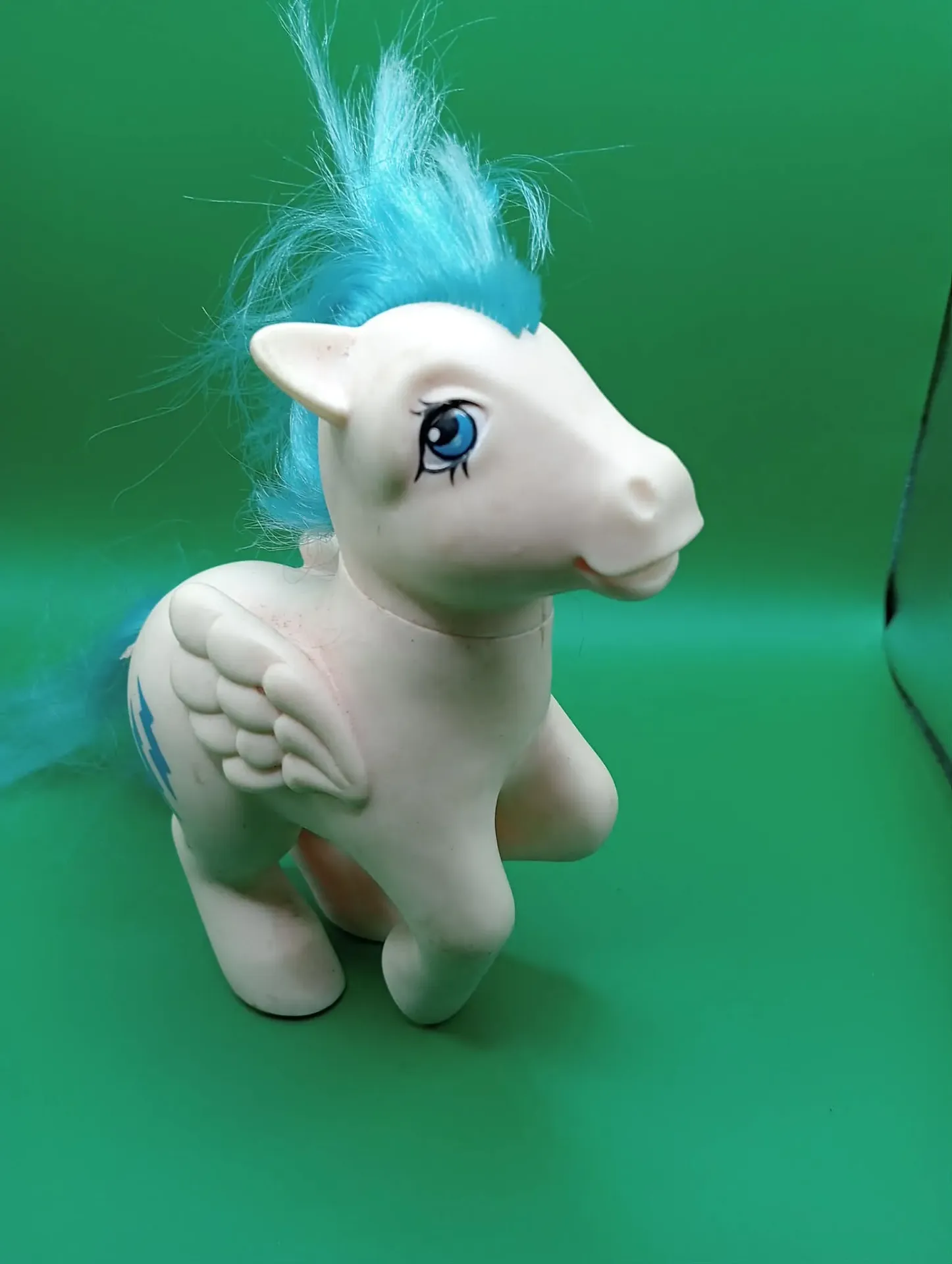 My Little Pony 1983 – Pégaso branco com cabelo azul – Hasbro