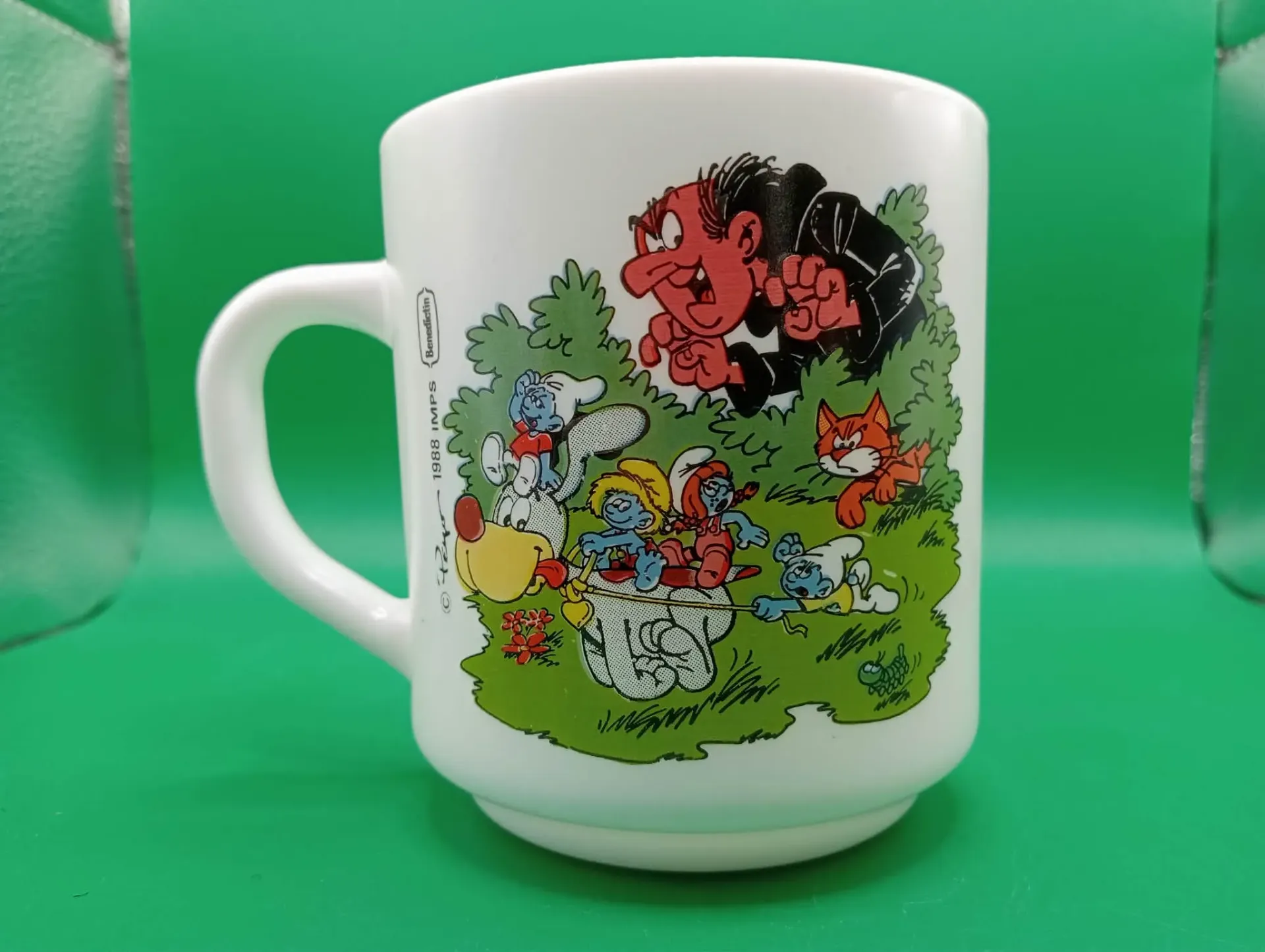 Caneca Smurfs Aldeia & Gargamel – Benedictin 1988