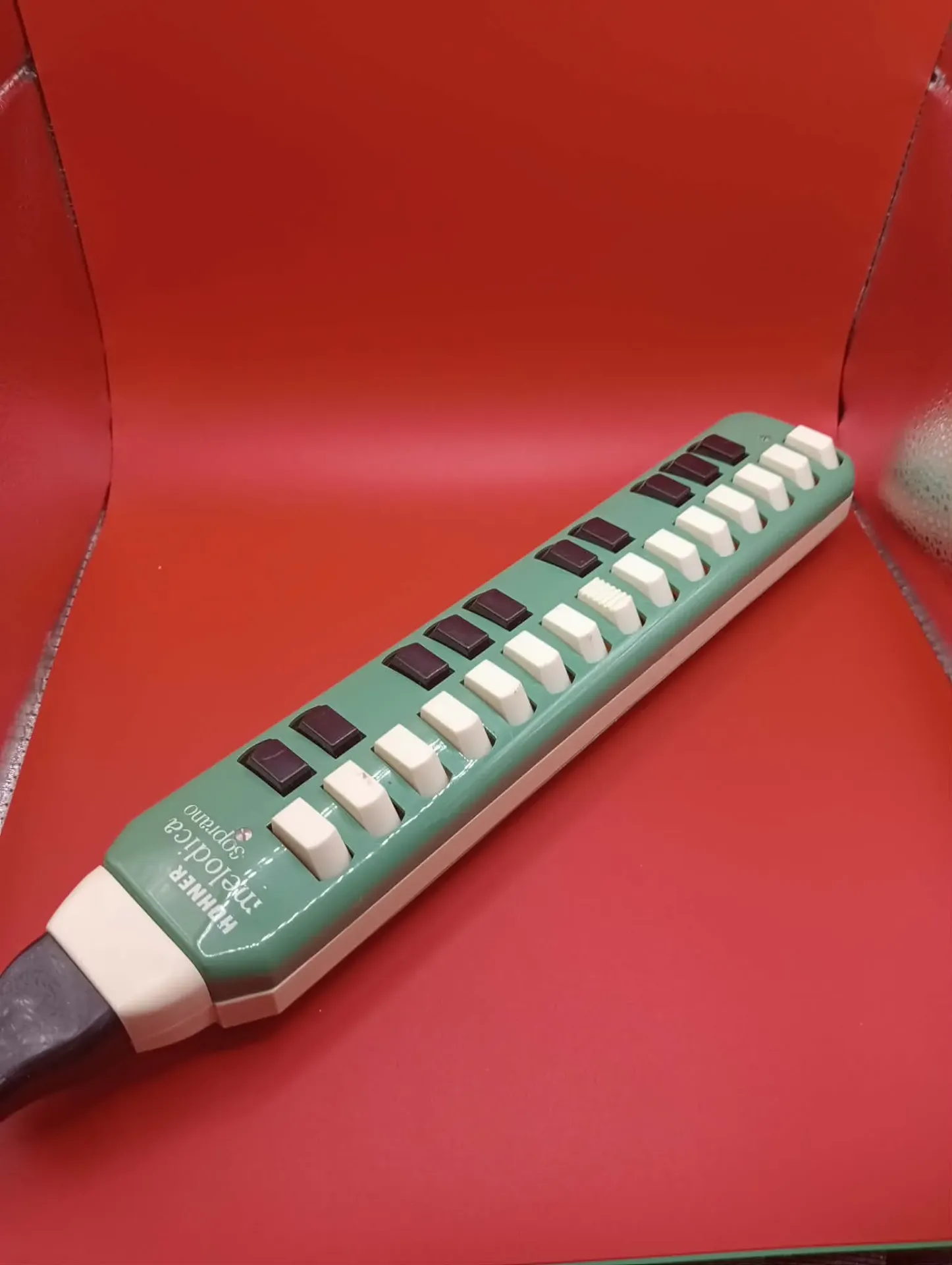 Ancien piano de bouche Mélodica Soprano Hohner – Vert Anis – Années 1970