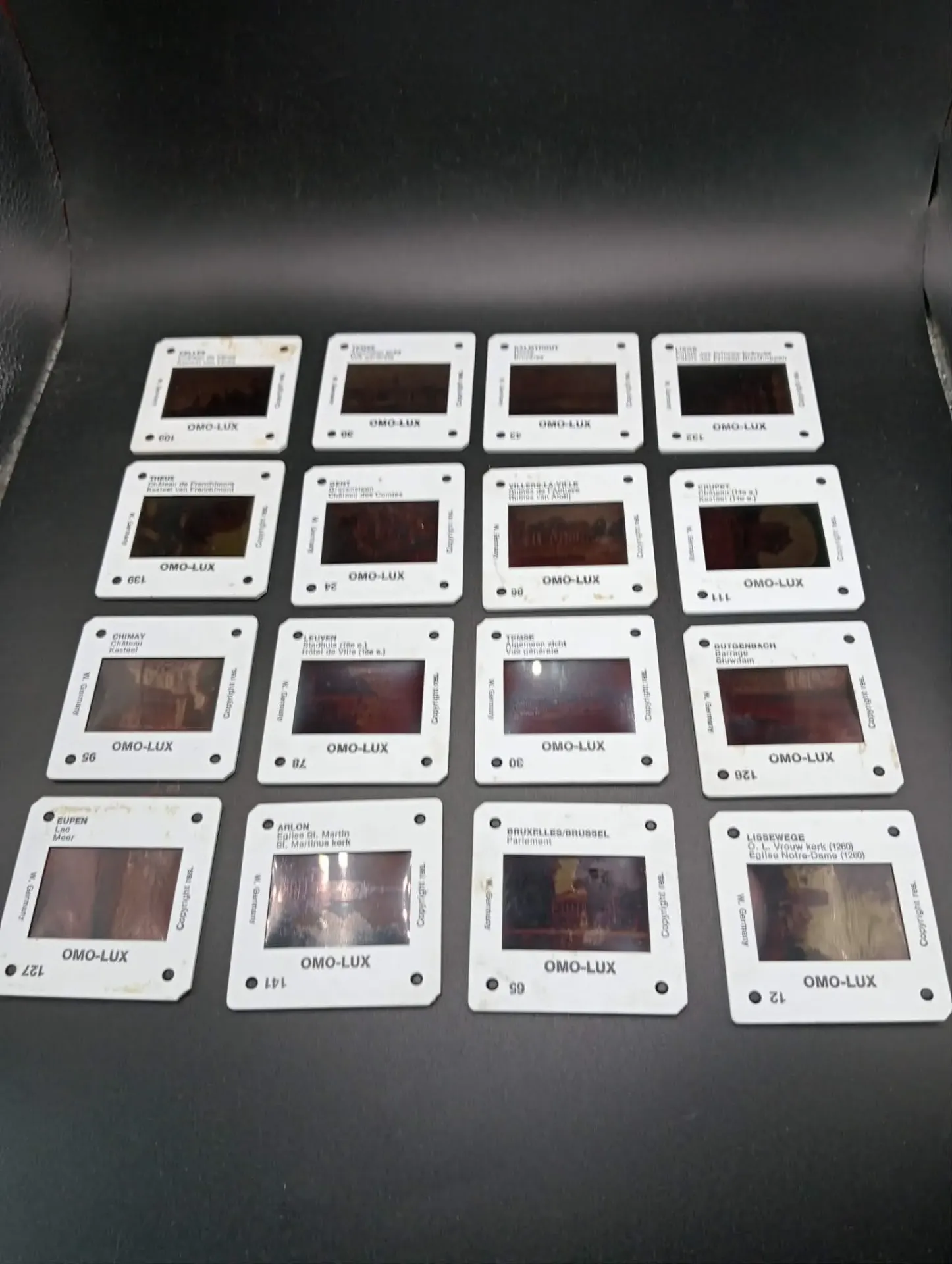 Satz mit 16 OMO-LUX Dias Touristische Sehenswürdigkeiten Belgiens