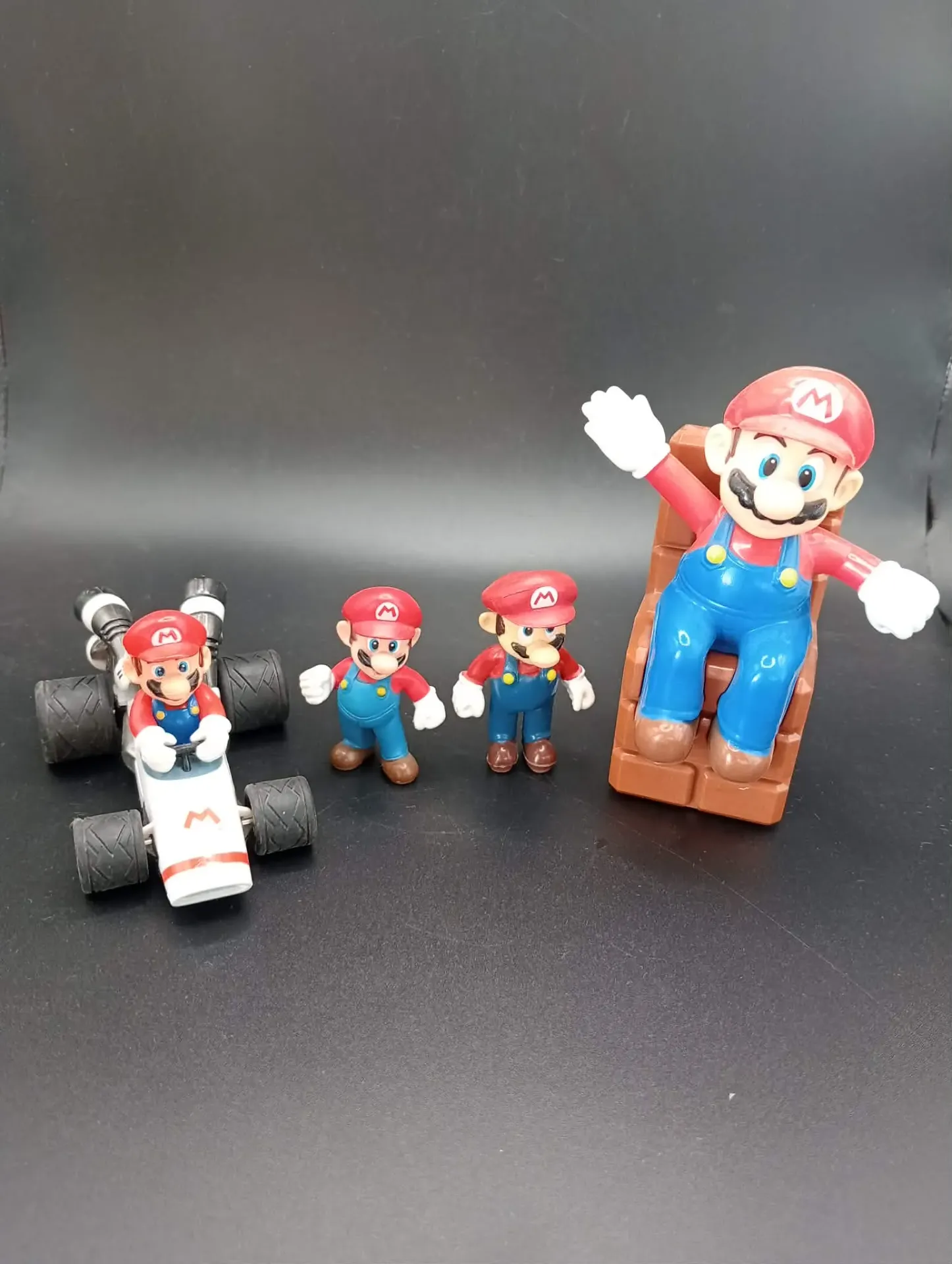 Lotto di 4 Figure Mario con Kart e Sedile Marrone