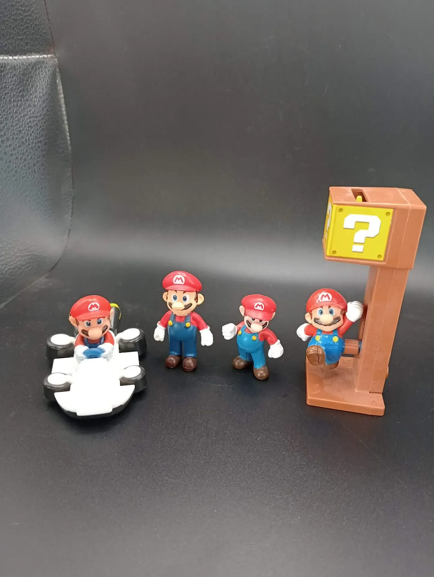 Lot de 4 Figurines Super Mario Nintendo Vintage