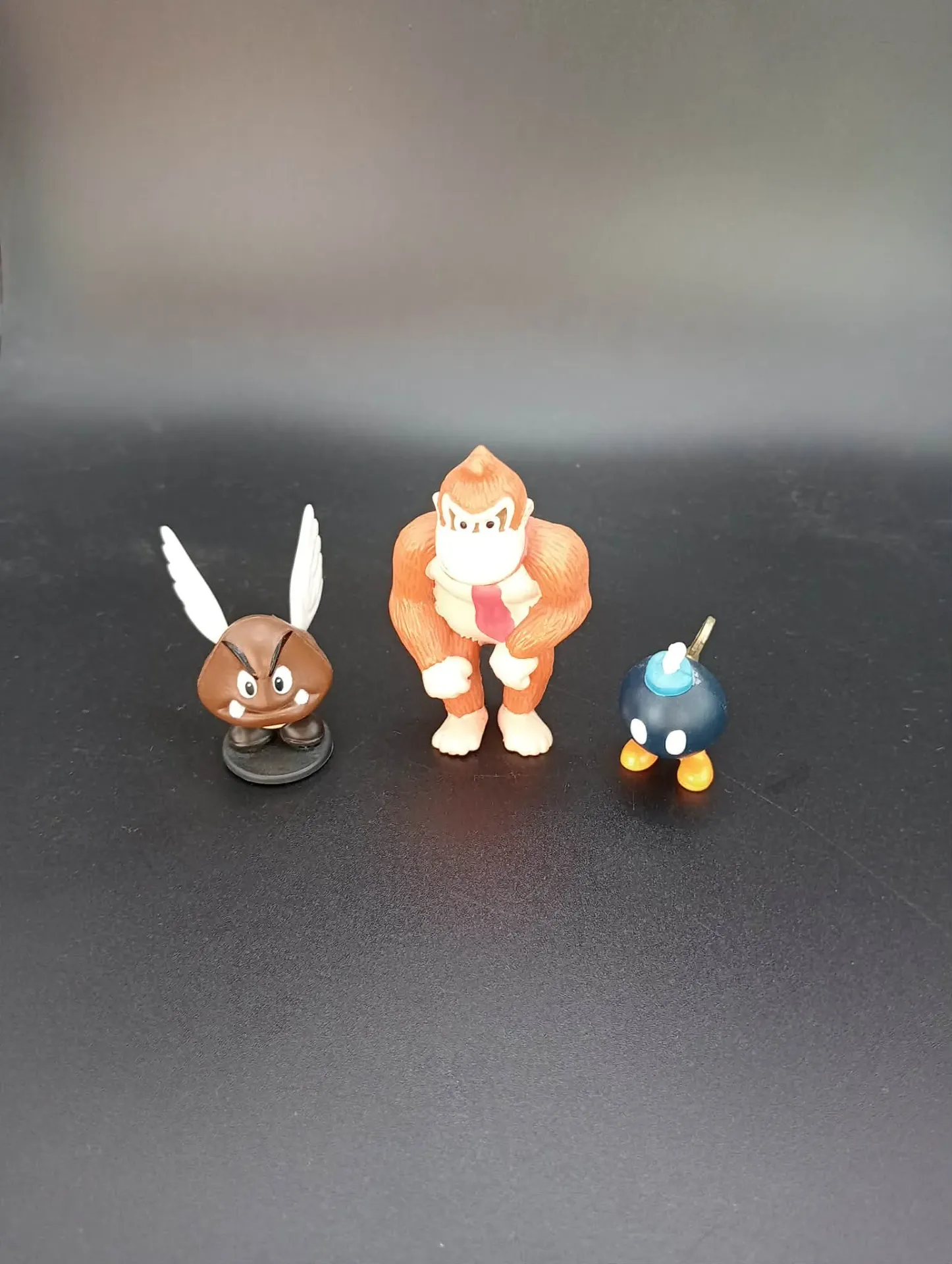 Lote de 3 Figuras Nintendo Donkey Kong Goomba Alado y Bob-Omb