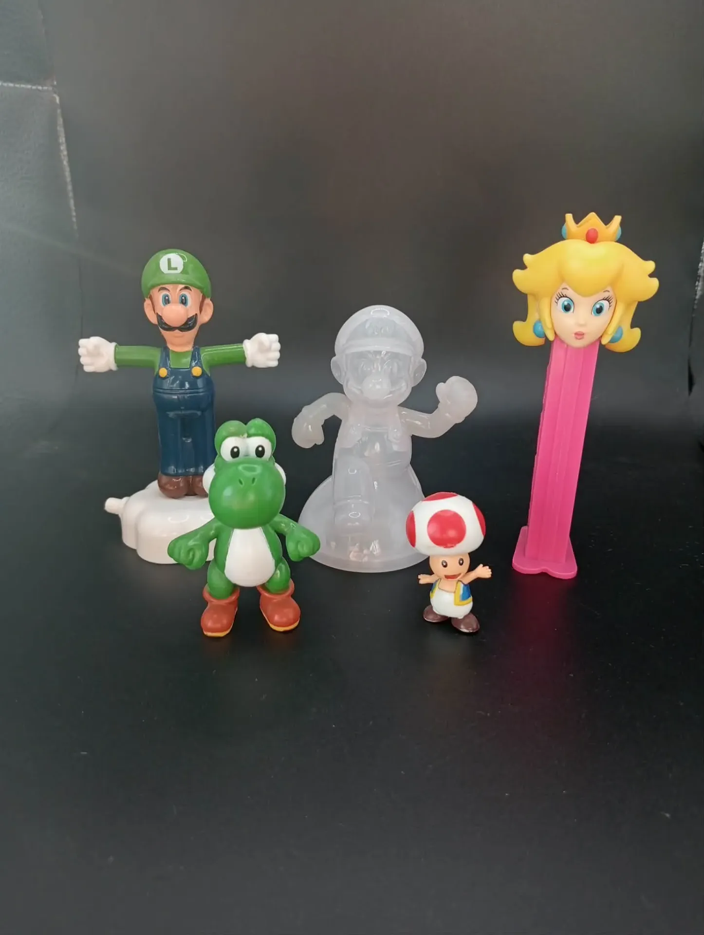 Lote de 5 Figuras Mario Luigi Peach Yoshi y Toad