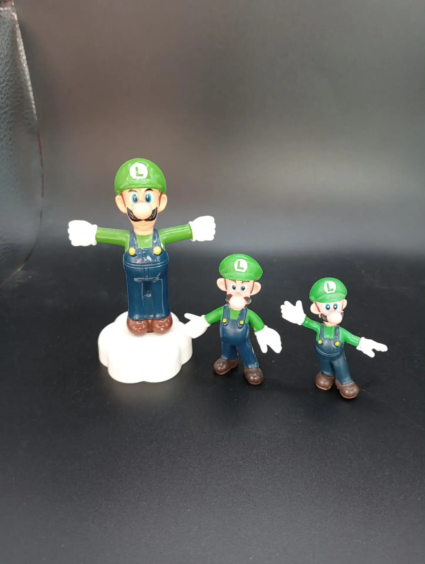 Lotto di 3 Figure Luigi con Salopette Blu e Cappello Verde