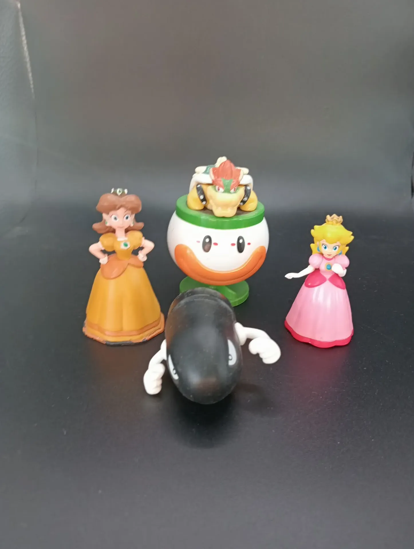 Lote de 4 Figuras Super Mario Nintendo con Bowser, Peach, Daisy y Bullet Bill