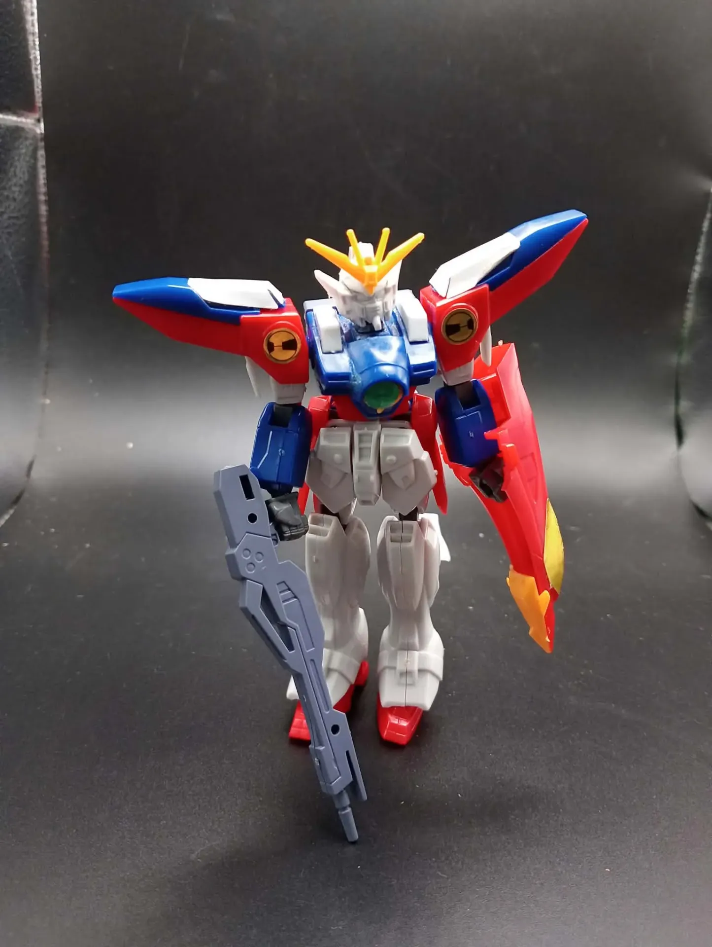 Maquette Wing Gundam Zero 1/144 Bandai 1995 Montée avec Fusil et Bouclier
