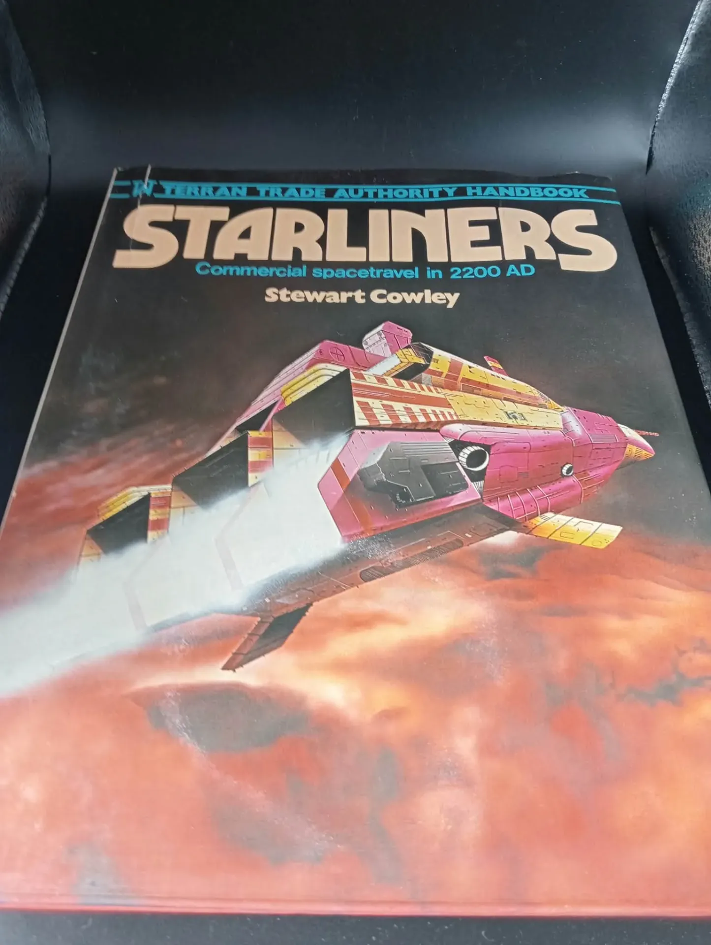 Livre Starliners Terran Trade Authority Stewart Cowley 1980 Édition Anglaise Illustrée