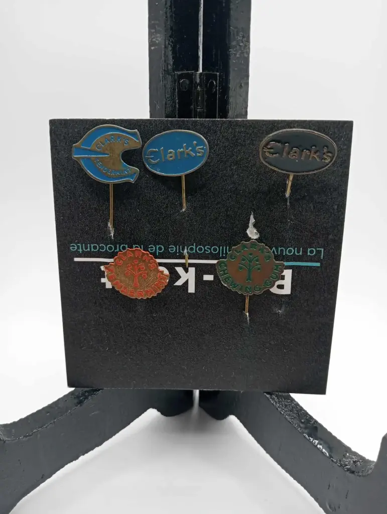 Lot de 5 épinglettes Clark's ( années 60-70 )