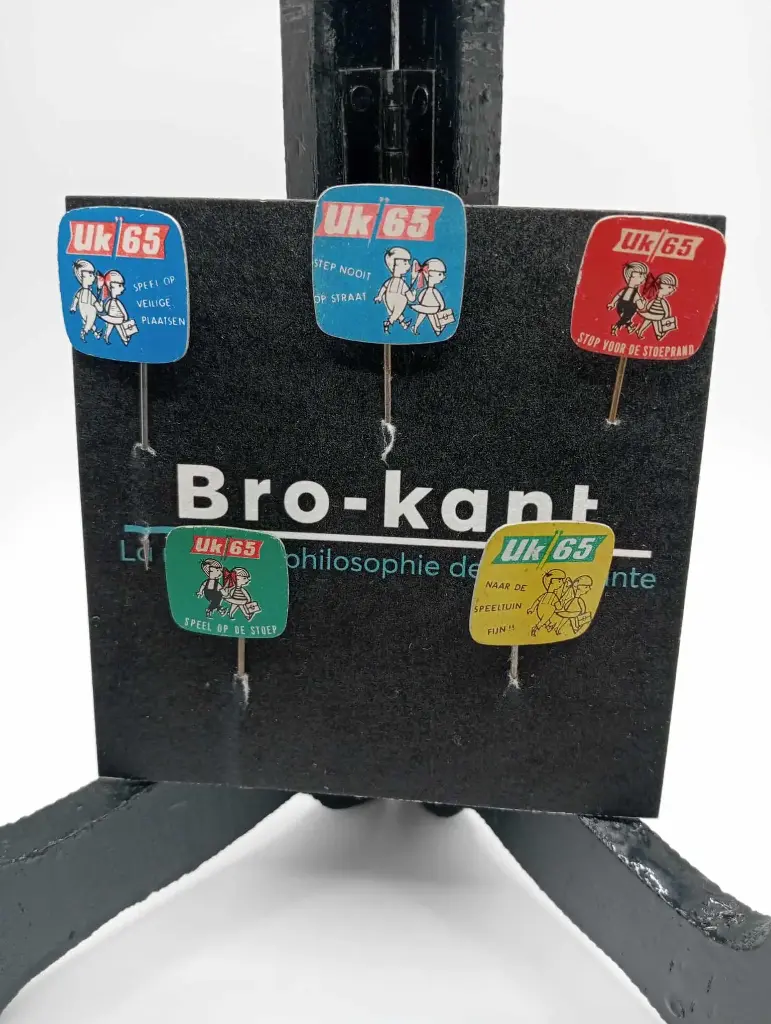 lot de 5 épinglettes UK 65