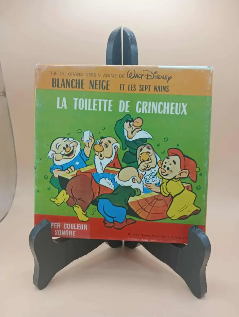 Walt Disney Grumpy’s grooming – Super 8 film