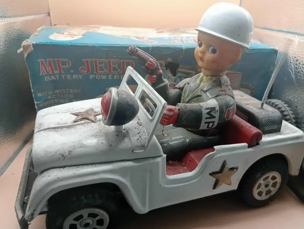  MP Jeep – Vintage 1960s – Mystery Action – Rare avec boîte !