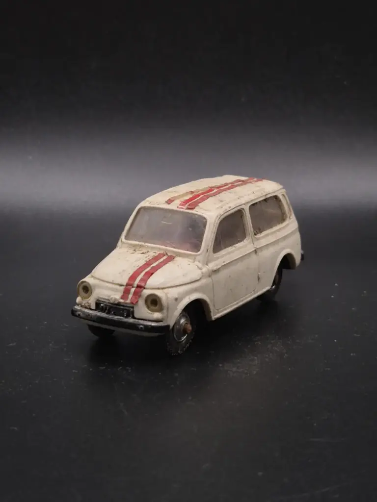 FIAT 500 JARDINIÈRE – Carro em miniatura Norev 1/43