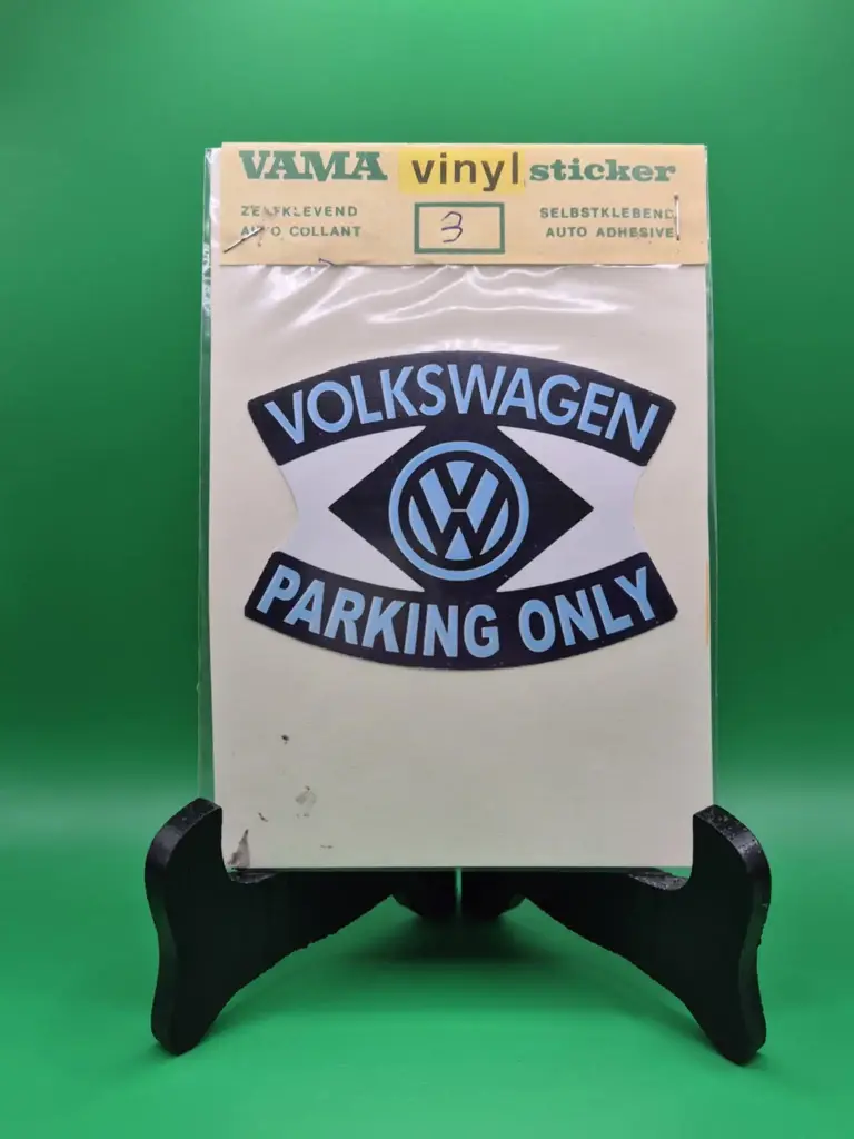 Sticker vintage VAMA – Volkswagen Parking Only (années 70, neuf sous blister)