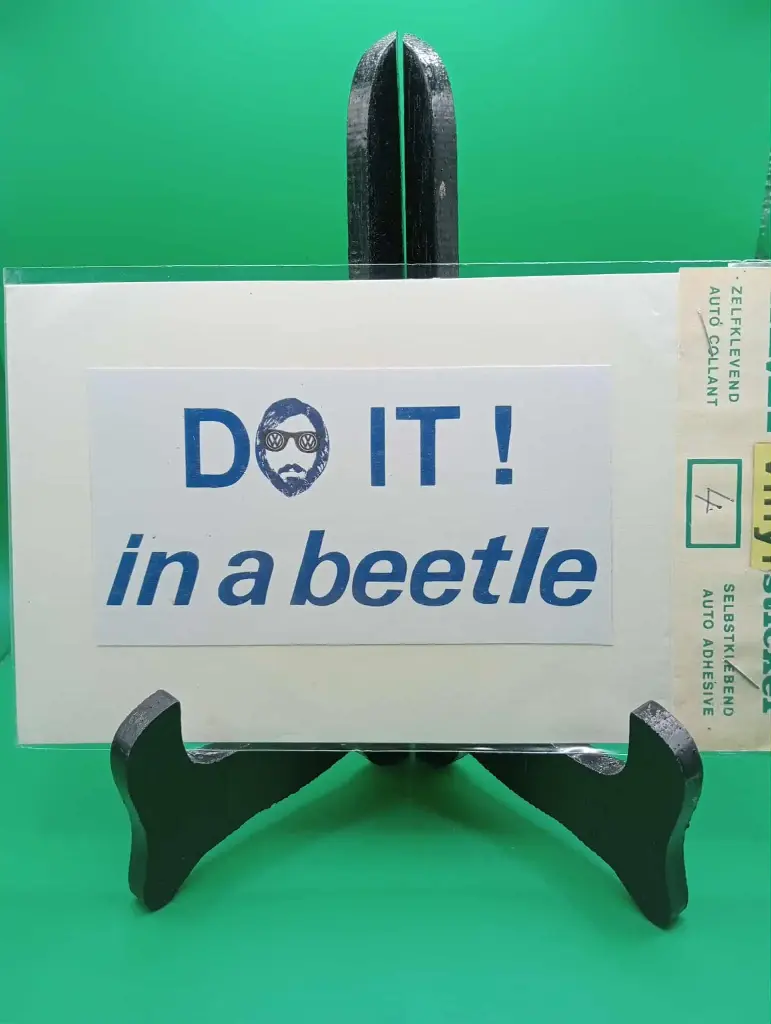 Vintage VAMA-sticker – “DO IT! in a Beetle”