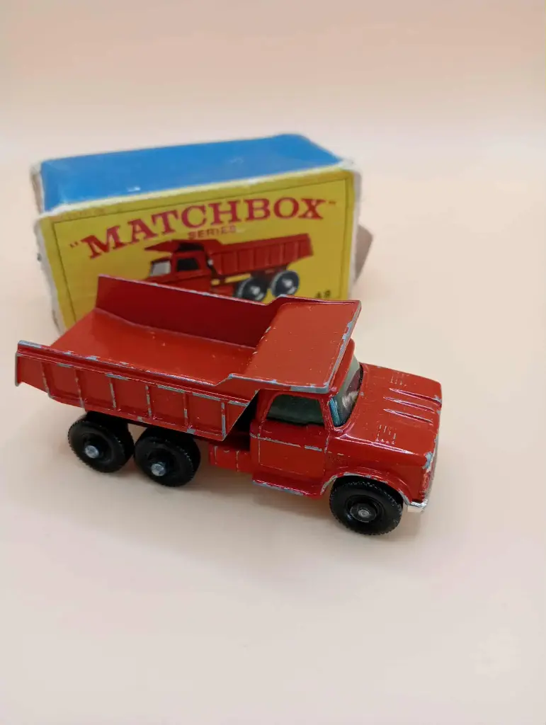 Matchbox Lesney n°48 – Dumper – Camion benne vintage avec boîte d’origine (abîmée) – Collector années 60