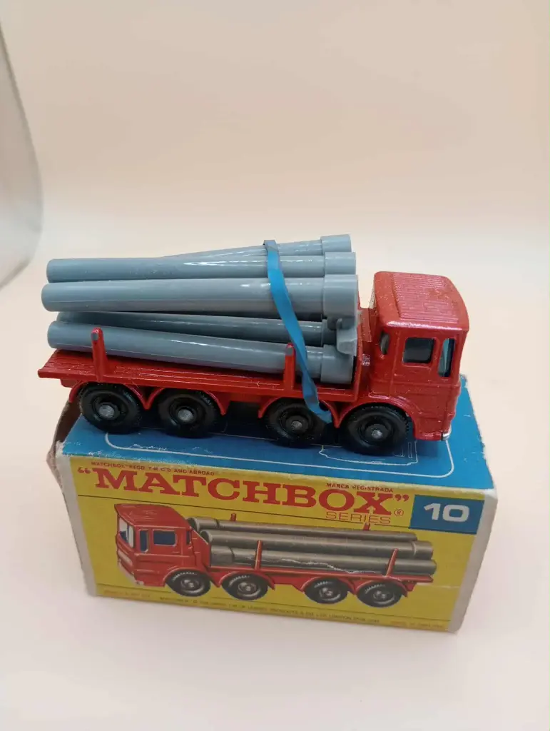 Matchbox Lesney n°10 – Pipe Truck – Camion transport de tuyaux vintage avec boîte d’origine – Collector années 60