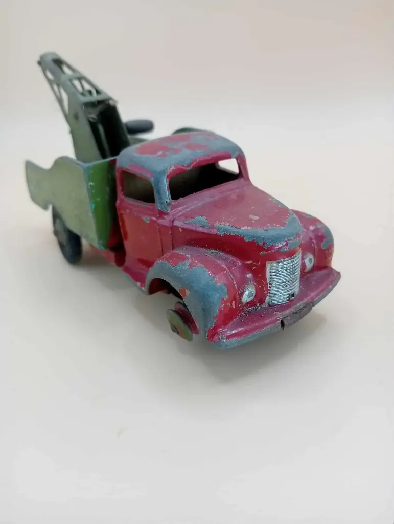 🚛 Dinky Toys – Camion Dépanneuse Commer (années 1950–60)