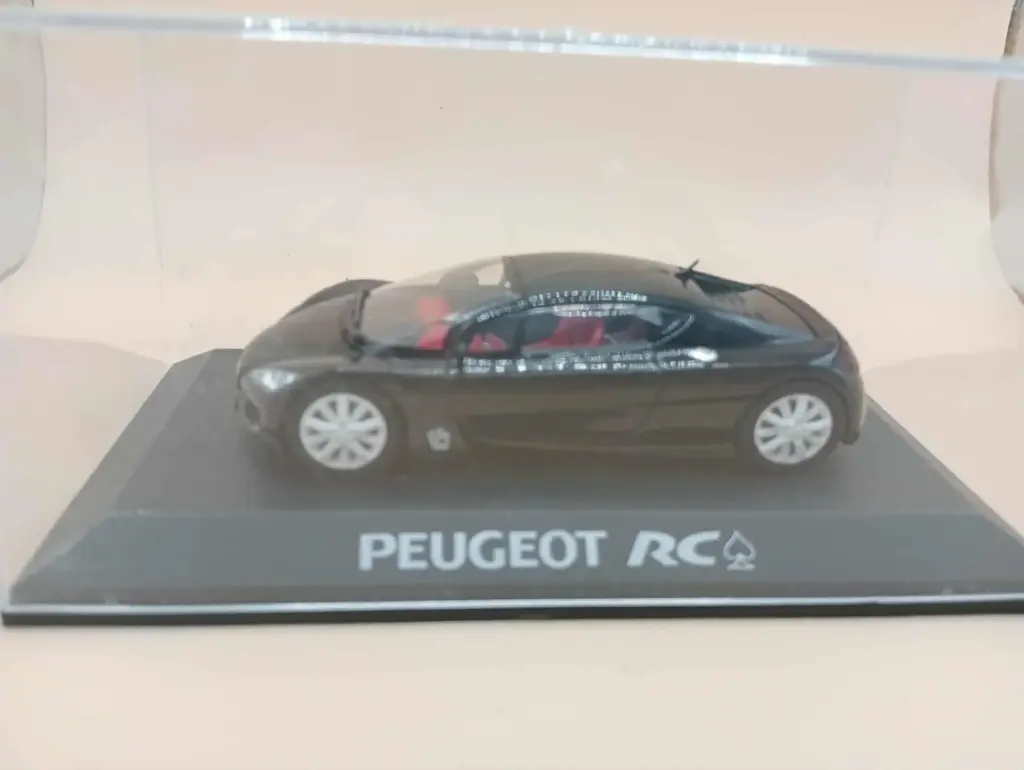 Peugeot RC♠ Concept – 2002 – Maßstab 1:43 – Sammlerminiatur