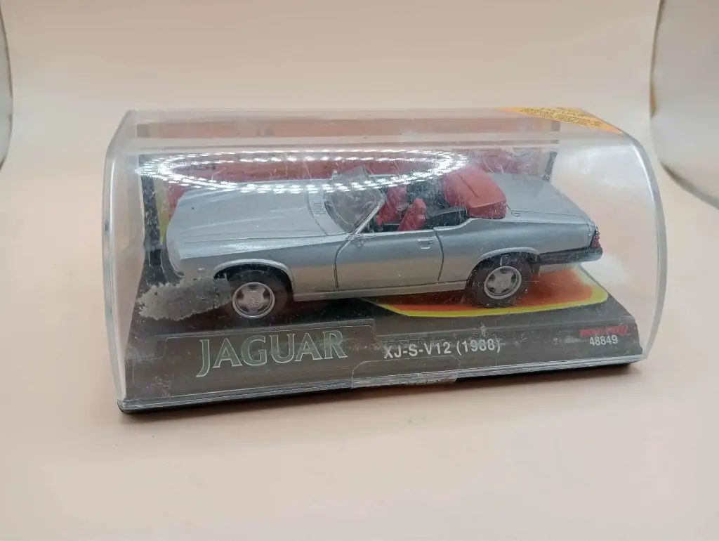 Jaguar XJ-S V12 (1986) – Échelle 1/43 – Vitrine d’origine