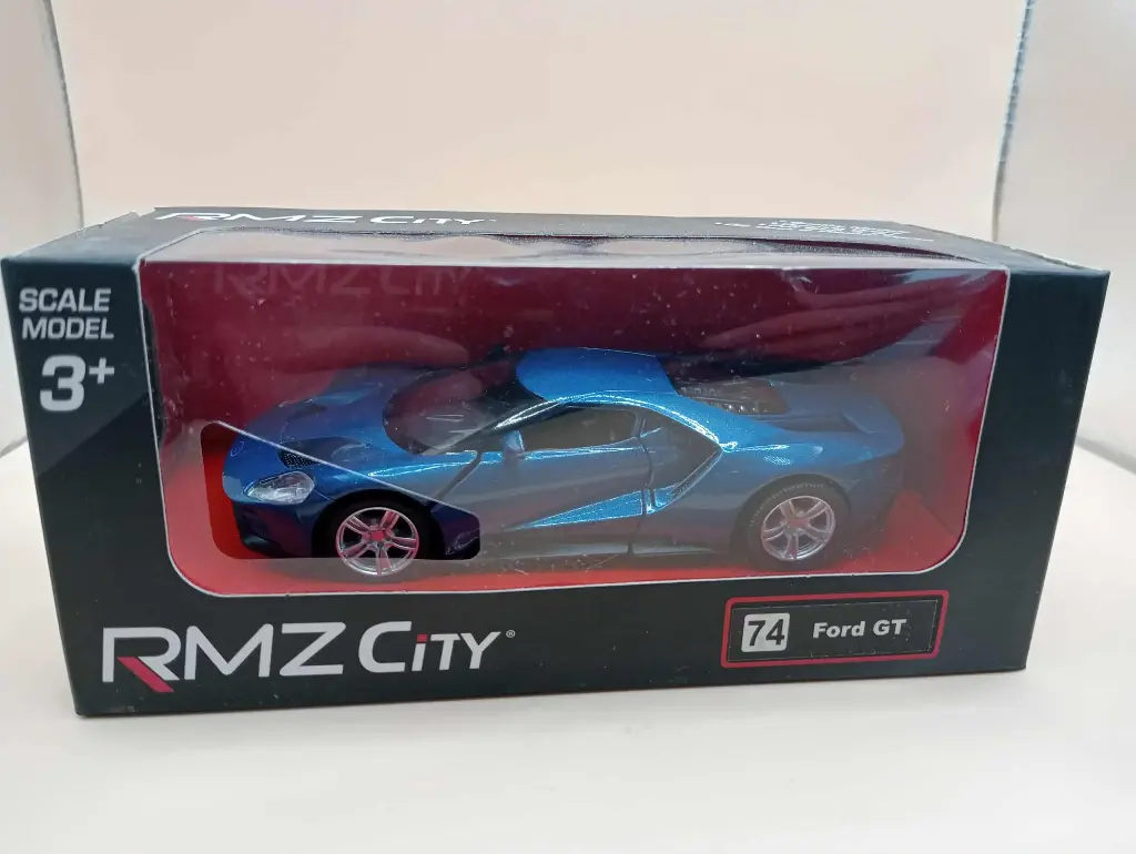 Miniature Ford GT RMZ City n°74 – Édition bleue métallisée en boîte Ford GT RMZ City Miniatuur n°74 – Metallic blauwe editie in doos