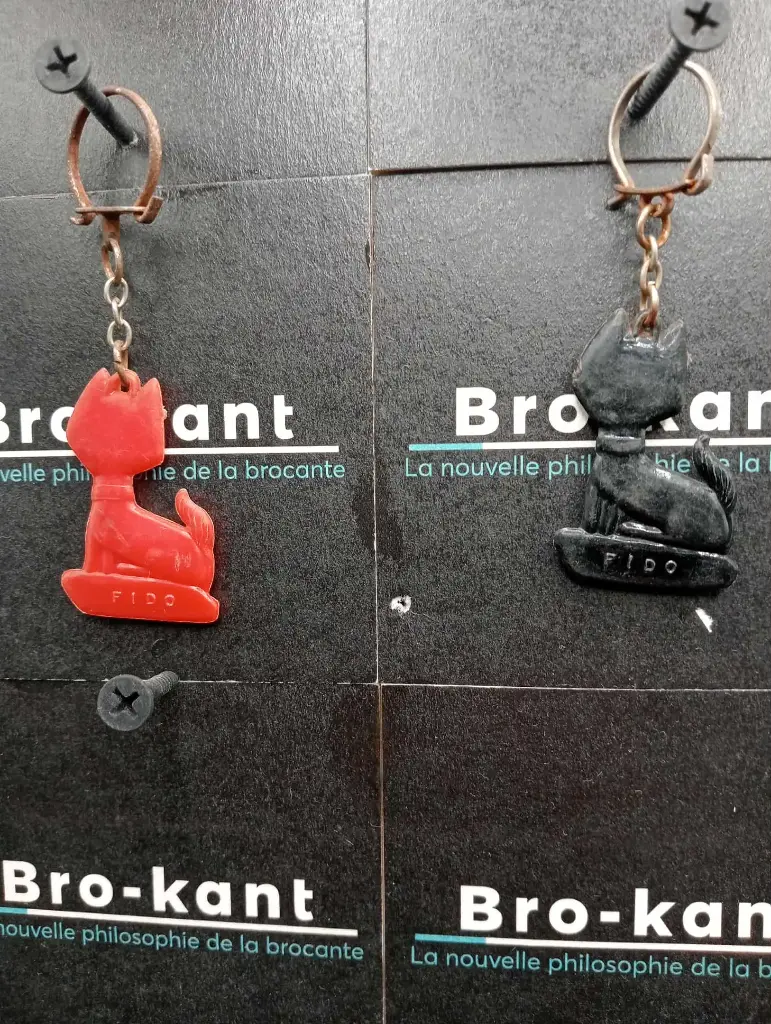 Vintage FIDO Keychains – Red & Black Cats – 1960s Promo